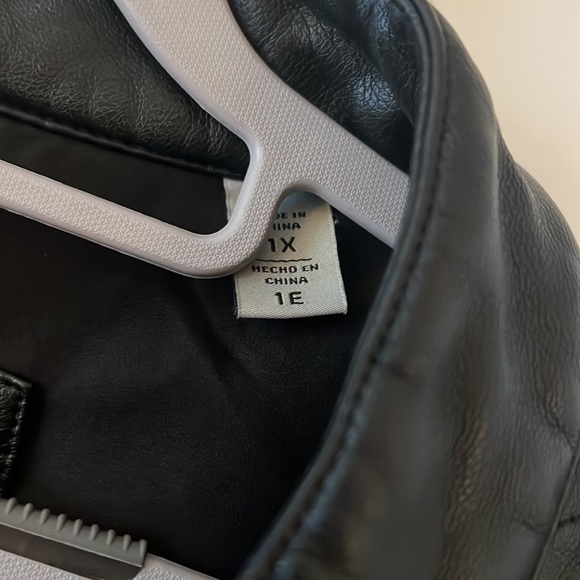 Gorgeous Levi’s Faux Leather Moto Jacket 🖤 - Picture 5 of 5